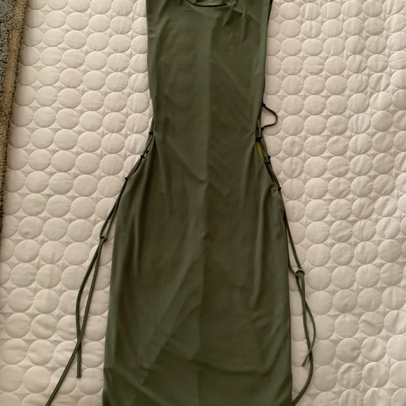Olive green midi dress - Picture 3 of 3